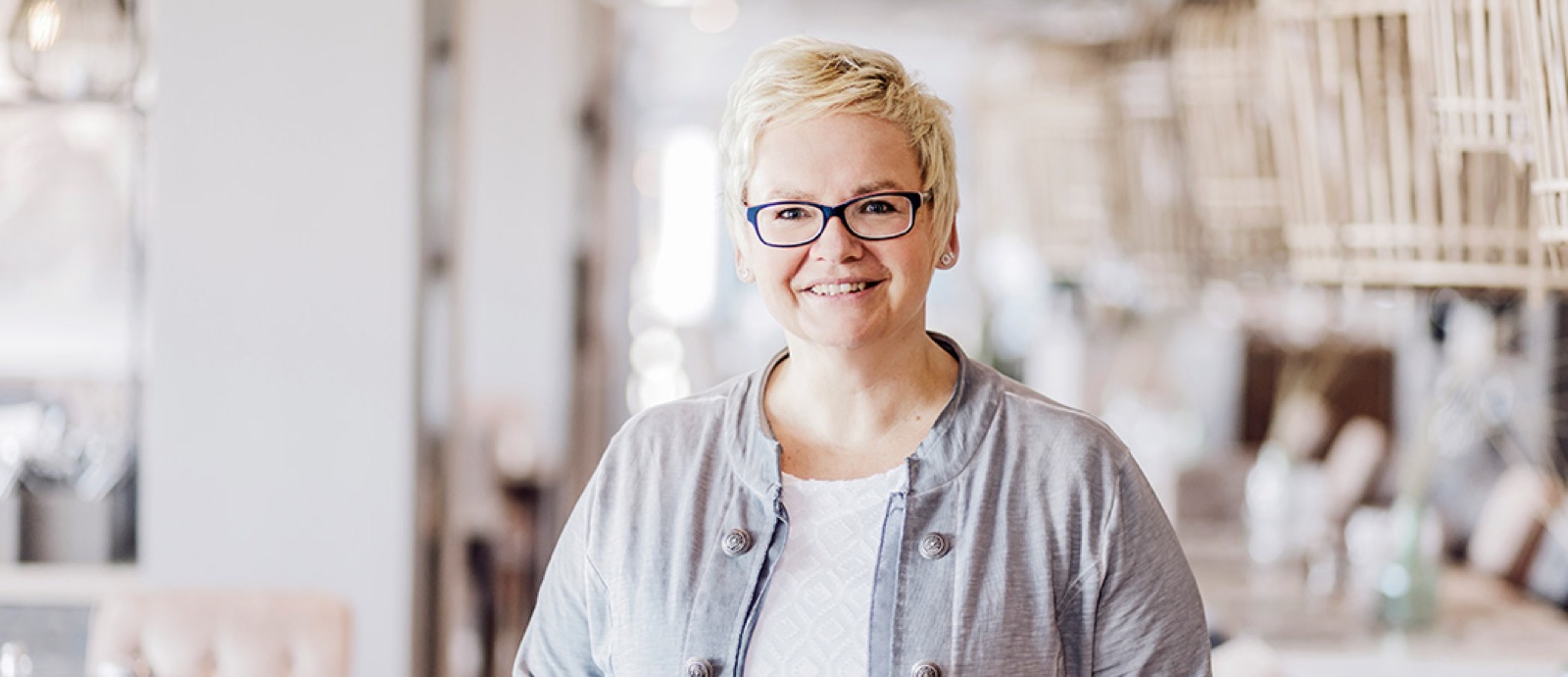 DKB-Kundenbetreuerin und Tourismusexpertin Simone Reimann im Beach Motel